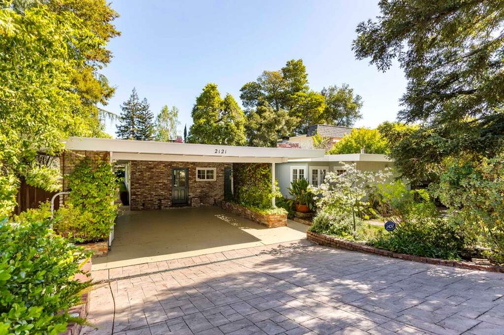 2121 Santa Cruz Avenue, Menlo Park, CA 94025
