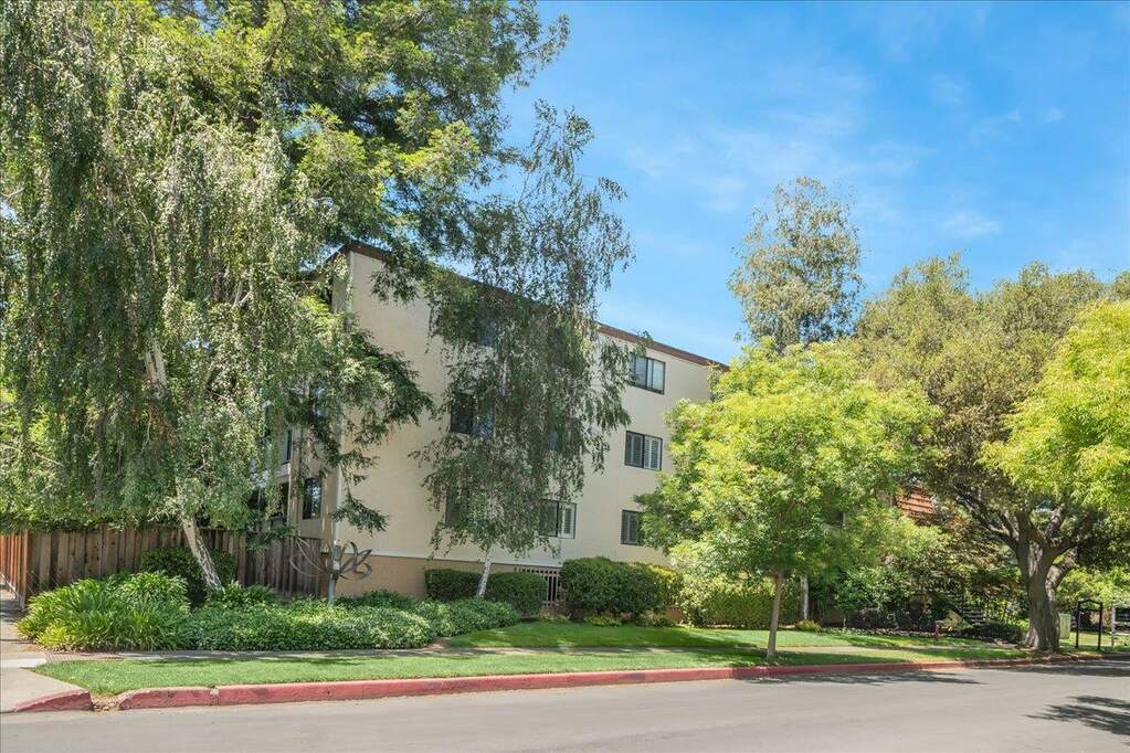 26 4th Street #11, Los Altos, CA 94022