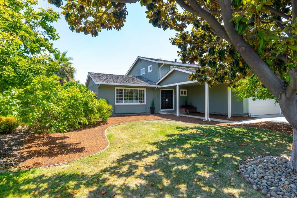 2711 Preston Drive, Mountain View, CA 94040