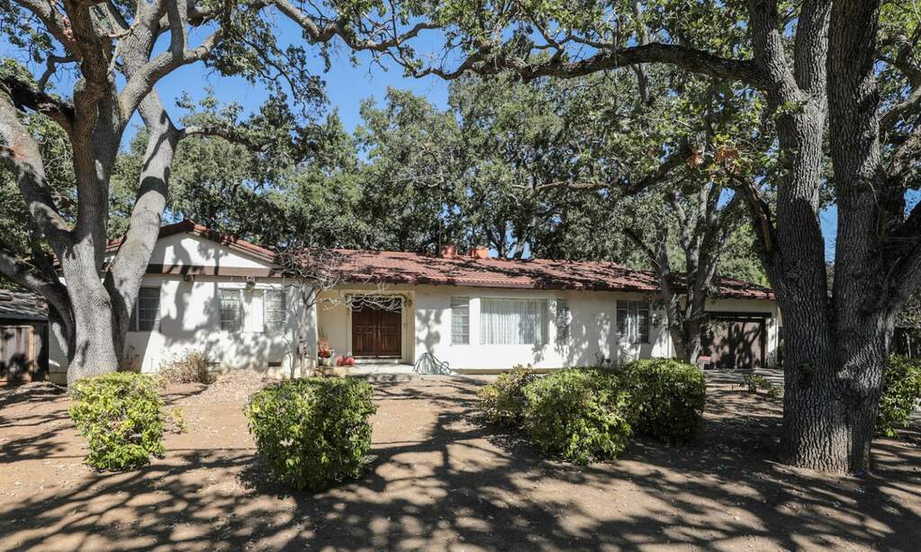 561 Fremont Avenue, Los Altos, CA 94024
