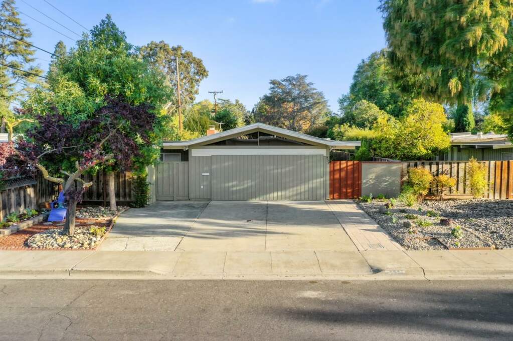 537 Victory Avenue, Mountain View, CA 94043