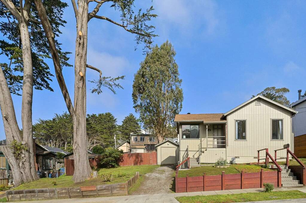 337 Clifton Road, Pacifica, CA 94044