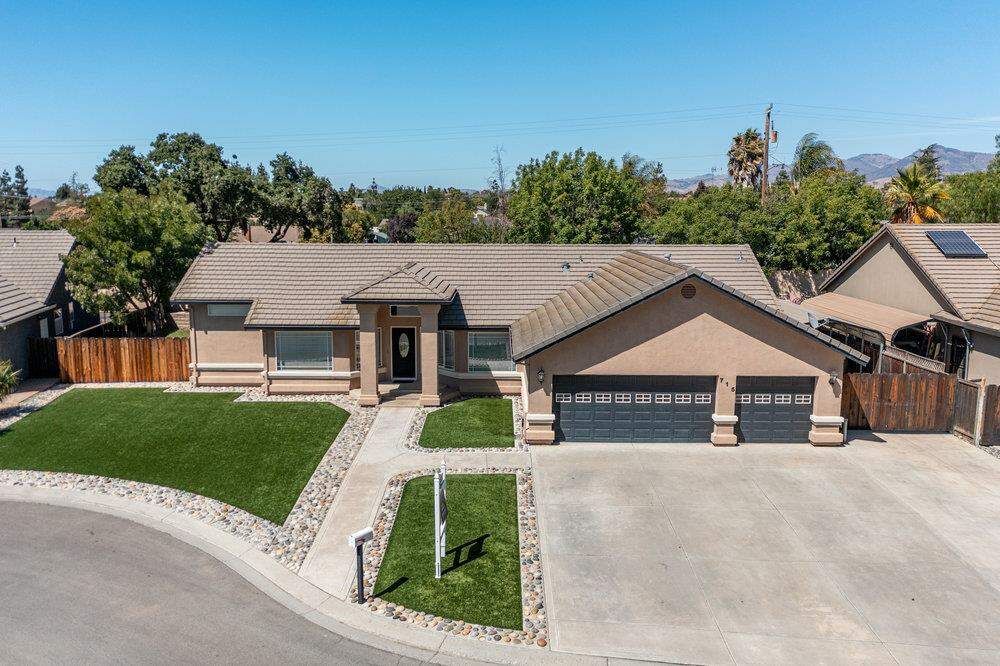 715 Oak Ridge Drive, Hollister, CA 95023