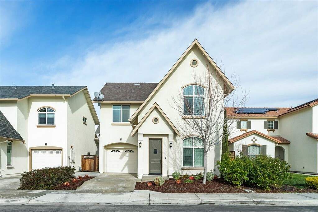 1690 Panorama Drive, Hollister, CA 95023