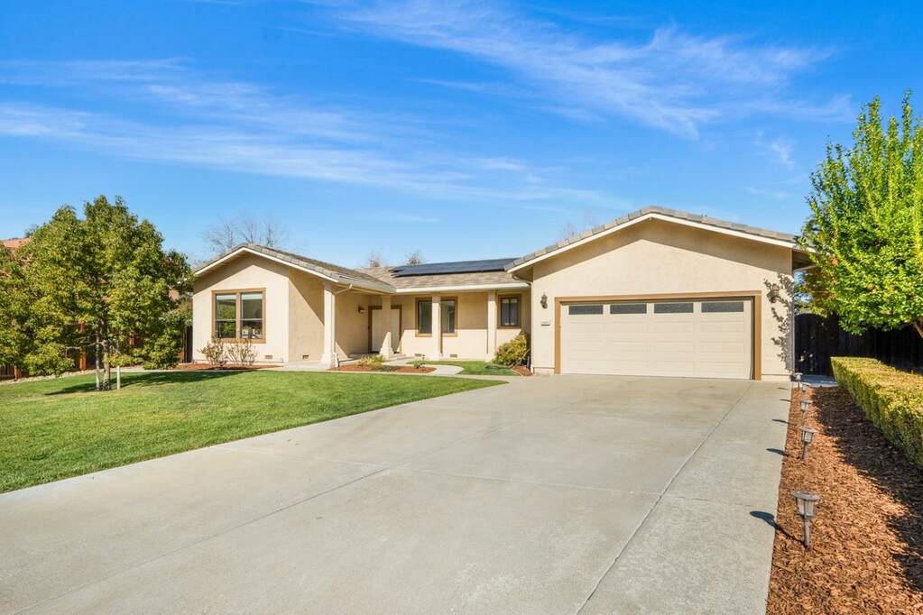 9040 Ridgeway Drive, Gilroy, CA 95020