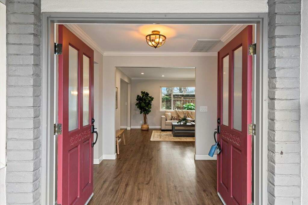 810 Eschenburg Drive, Gilroy, CA 95020