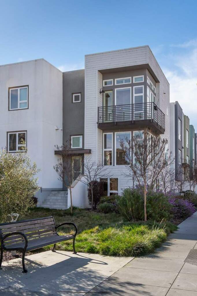 3100 Mena Drive, San Mateo, CA 94403