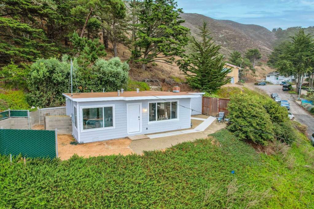 661 Carmel Avenue, Pacifica, CA 94044