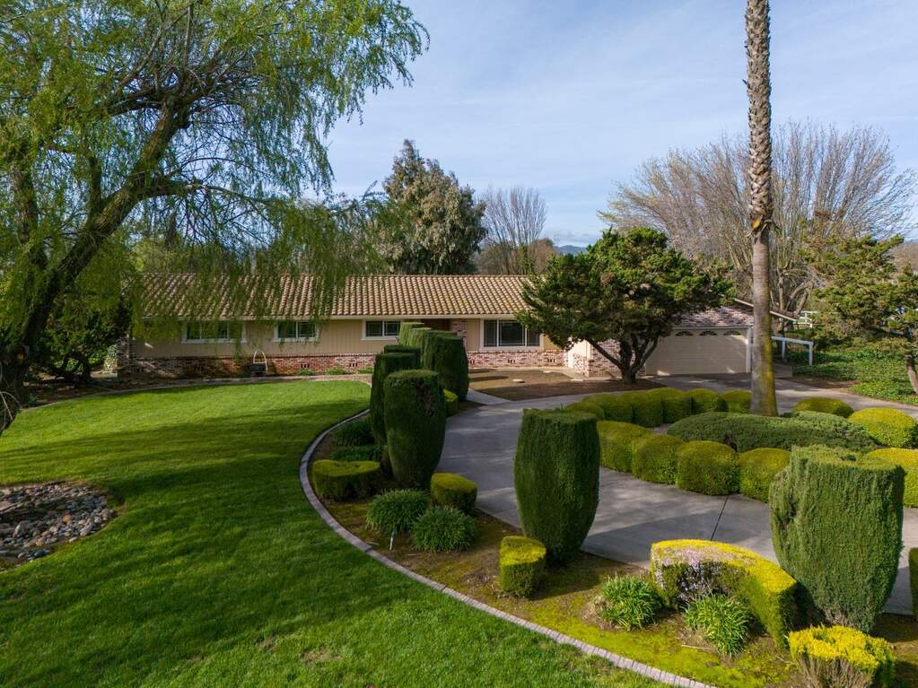 12365 Foothill Avenue, San Martin, CA 95046