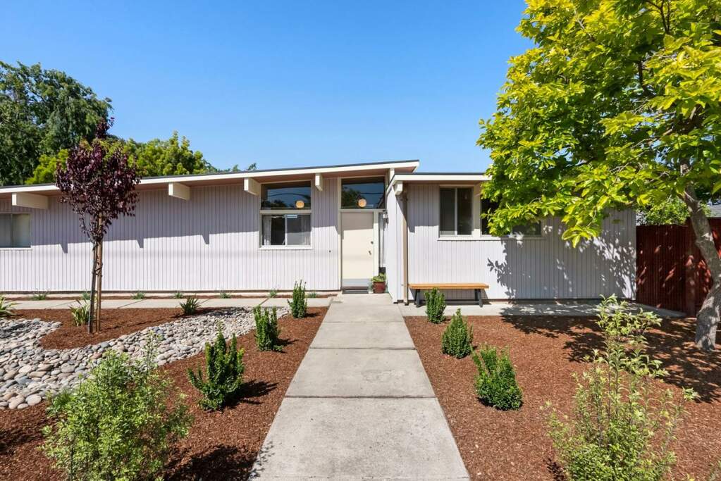 900 Elsinore Drive, Palo Alto, CA 94303