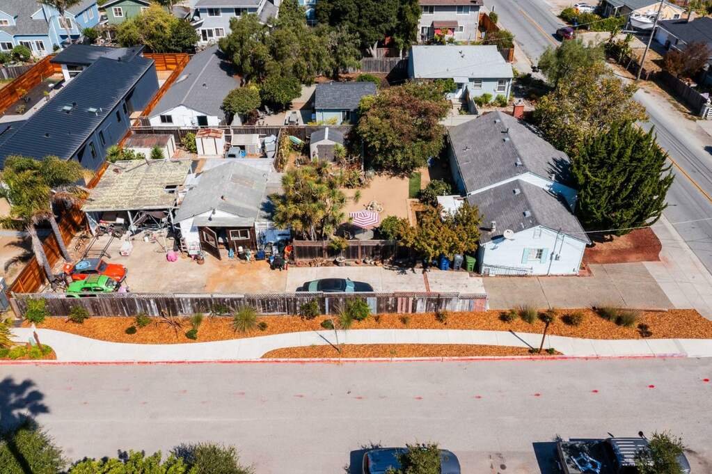 1551 30th Avenue, Santa Cruz, CA 95062