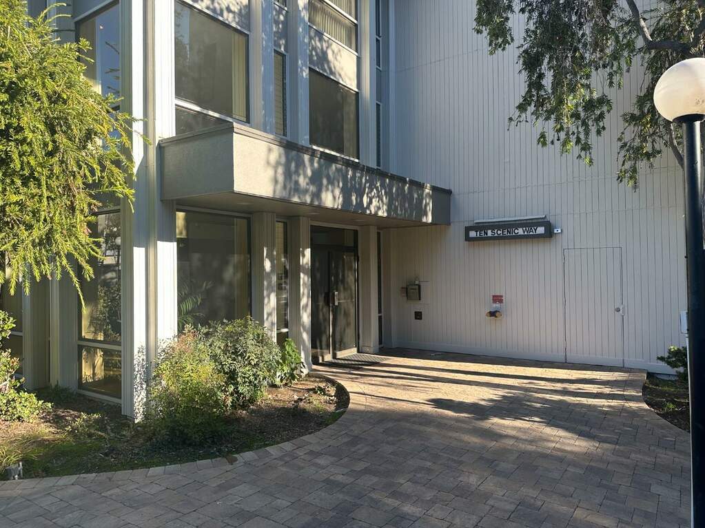 10 Scenic Way #213, San Mateo, CA 94403
