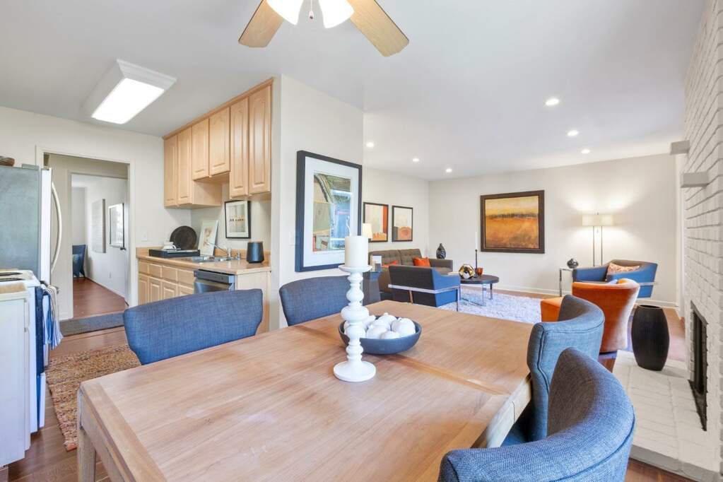 99 E Middlefield Road #24, Mountain View, CA 94043