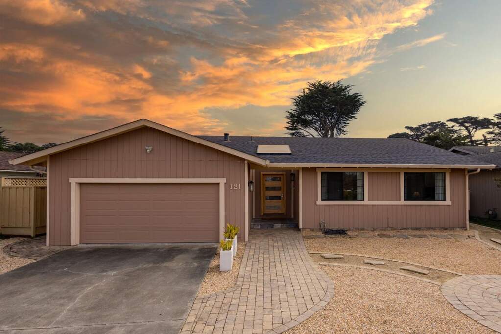 121 Arbor Lane photo