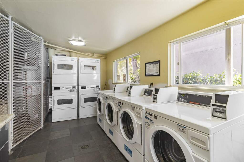 181 Del Medio Avenue #211, Mountain View, CA 94040