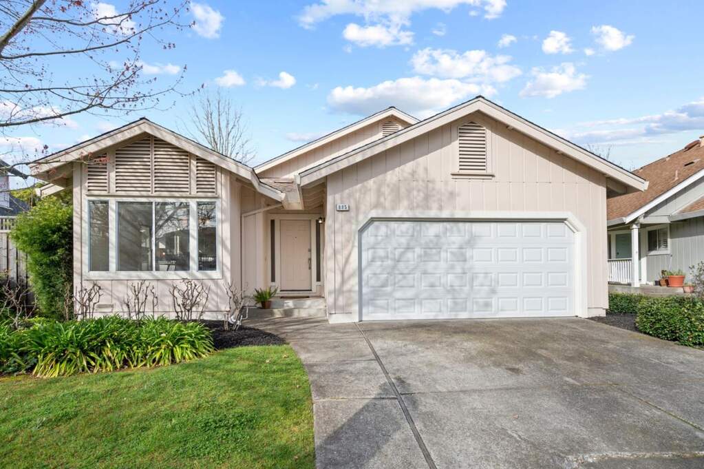 885 Oregon Street, Sonoma, CA 95476