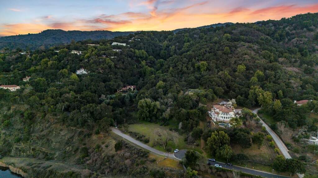 28120 Laura Court, Los Altos Hills, CA 94022
