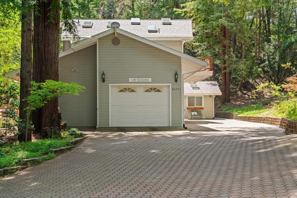 24751 Hutchinson Road, Los Gatos, CA 95033
