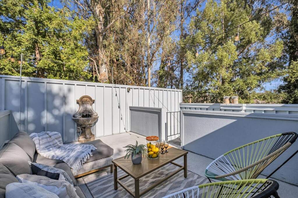 2082 Wharf Road, Capitola, CA 95010