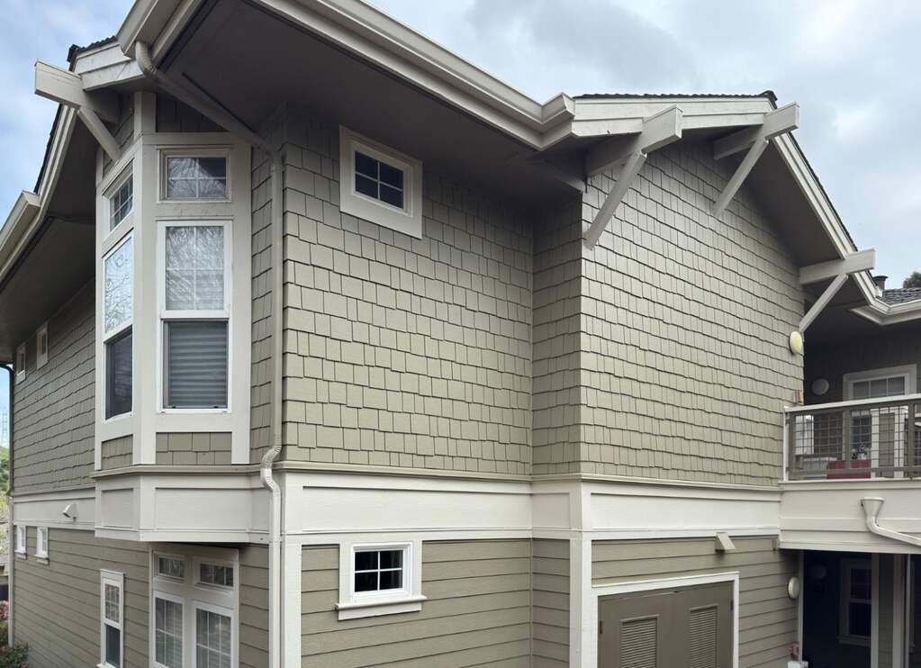 121 Crescent Court photo