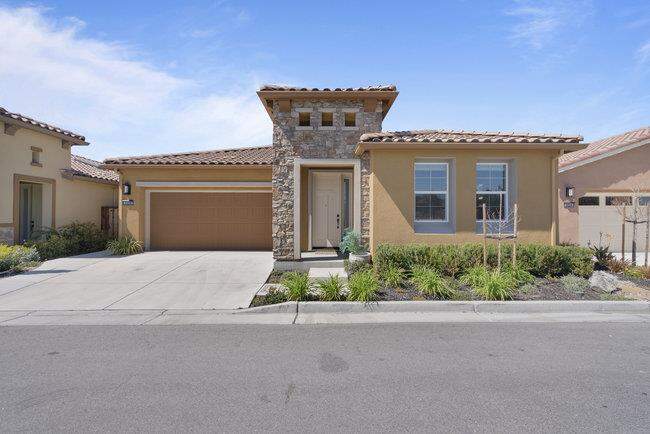 2008 White Oak Drive, Hollister, CA 95023