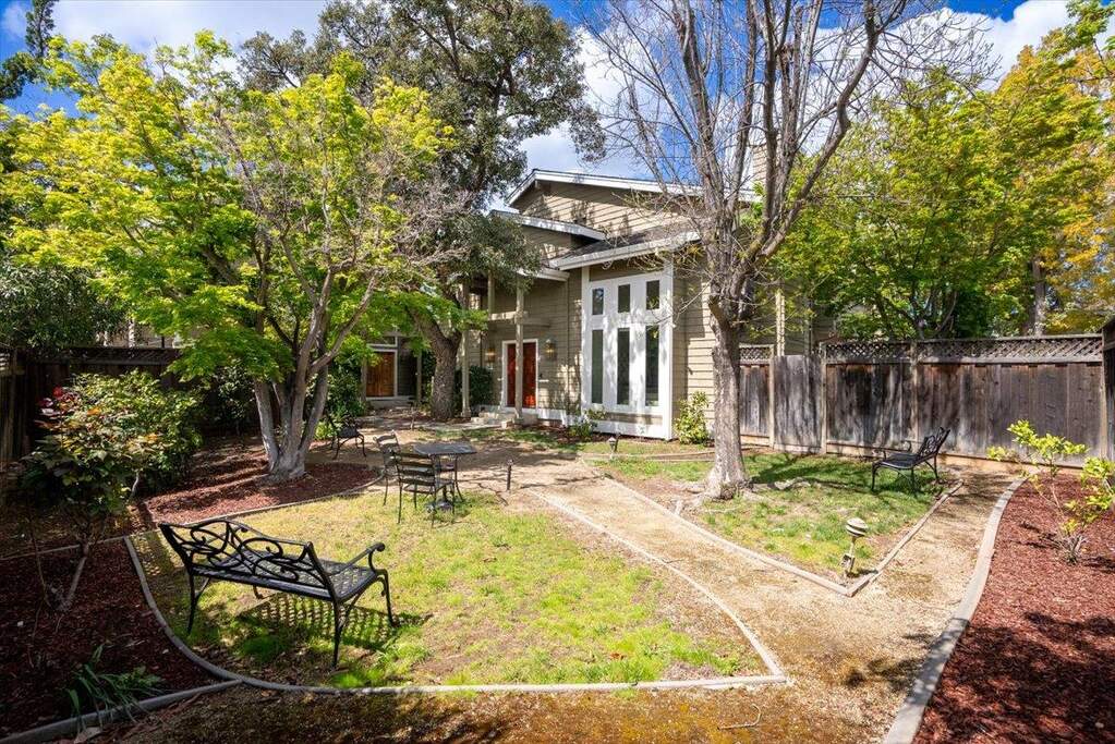 10202 Vista Drive, Cupertino, CA 95014