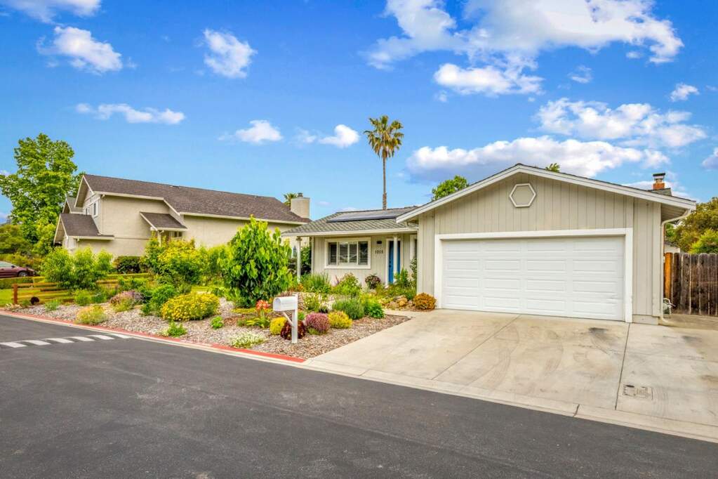 1015 Primrose Lane, Gilroy, CA 95020