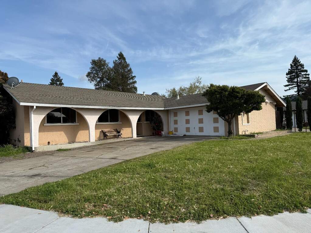 7690 Santa Barbara Drive, Gilroy, CA 95020