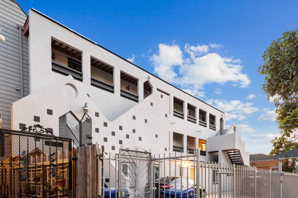 441 W Macarthur Boulevard #4, Oakland, CA 94609