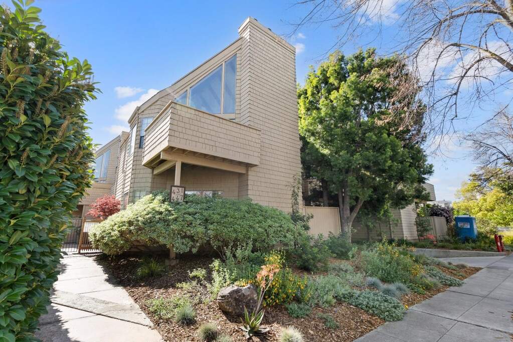 443 College Avenue photo