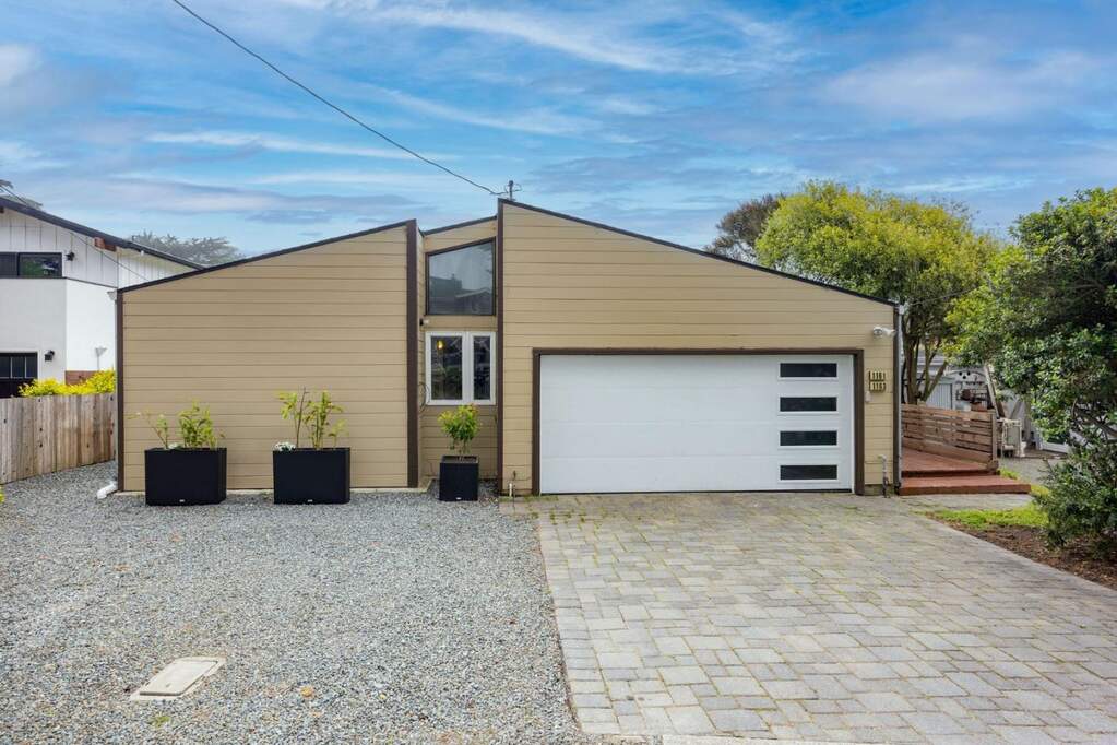 1161 Tamarind Street photo