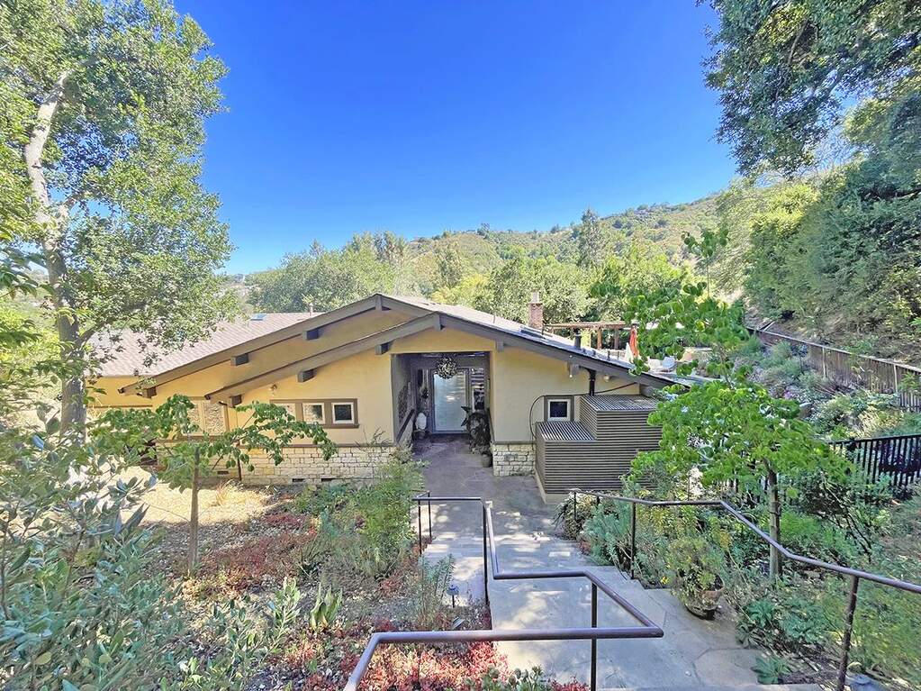 135 Lynton Avenue photo
