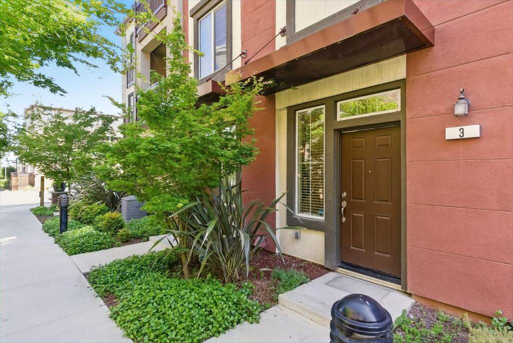 1033 Gabbiano Lane #3, San Jose, CA 95131