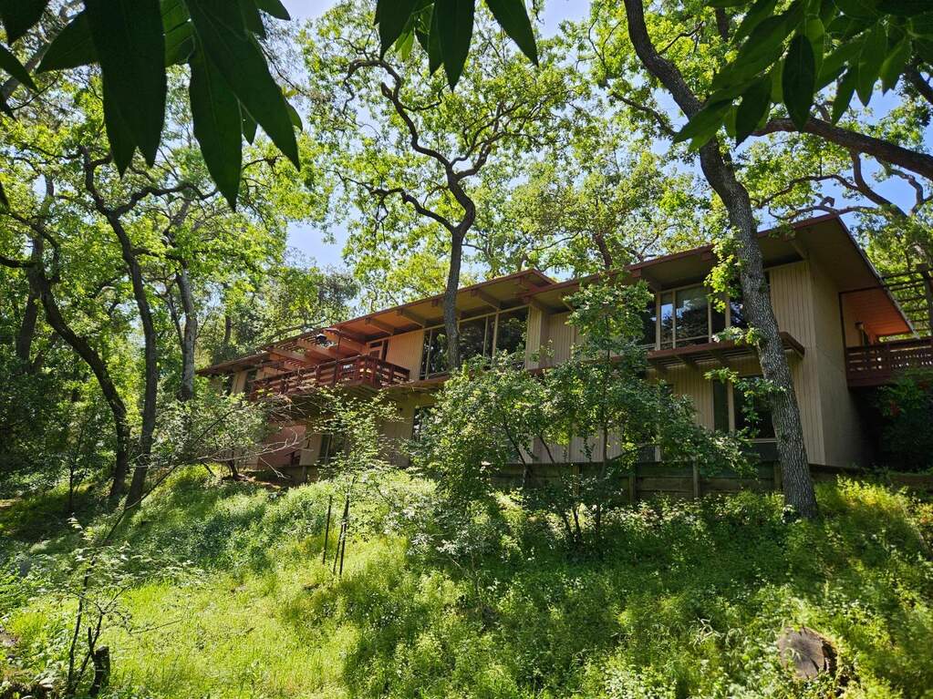 16310 Oakhurst Drive photo