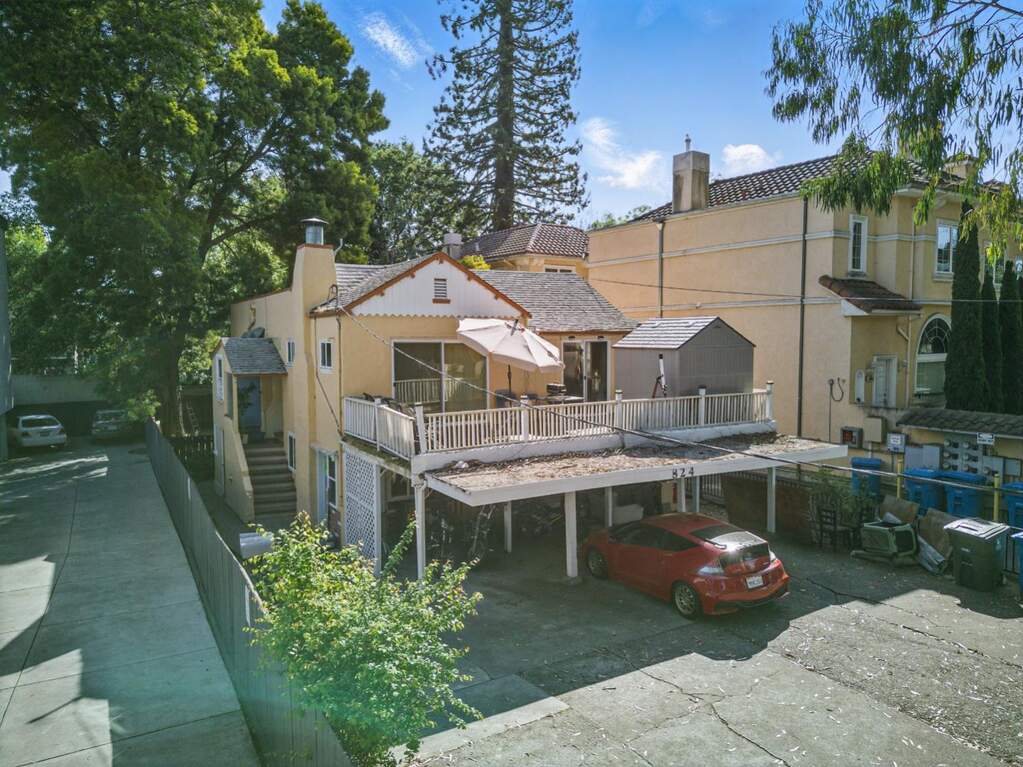 824 El Camino Real photo