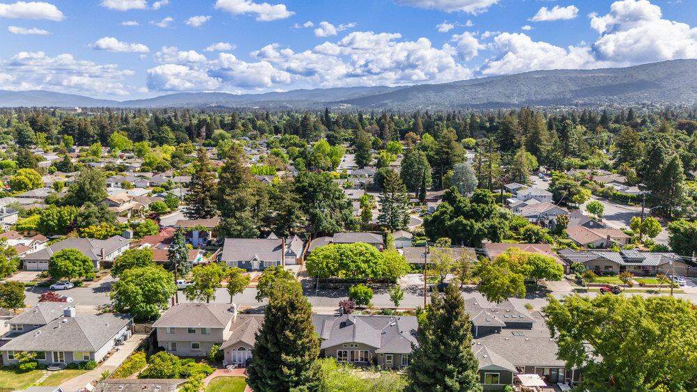 1634 Hollingsworth Drive, Mountain View, CA 94040
