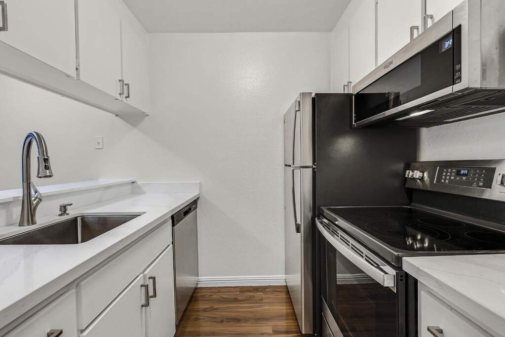 6109 Shelter Creek Lane photo