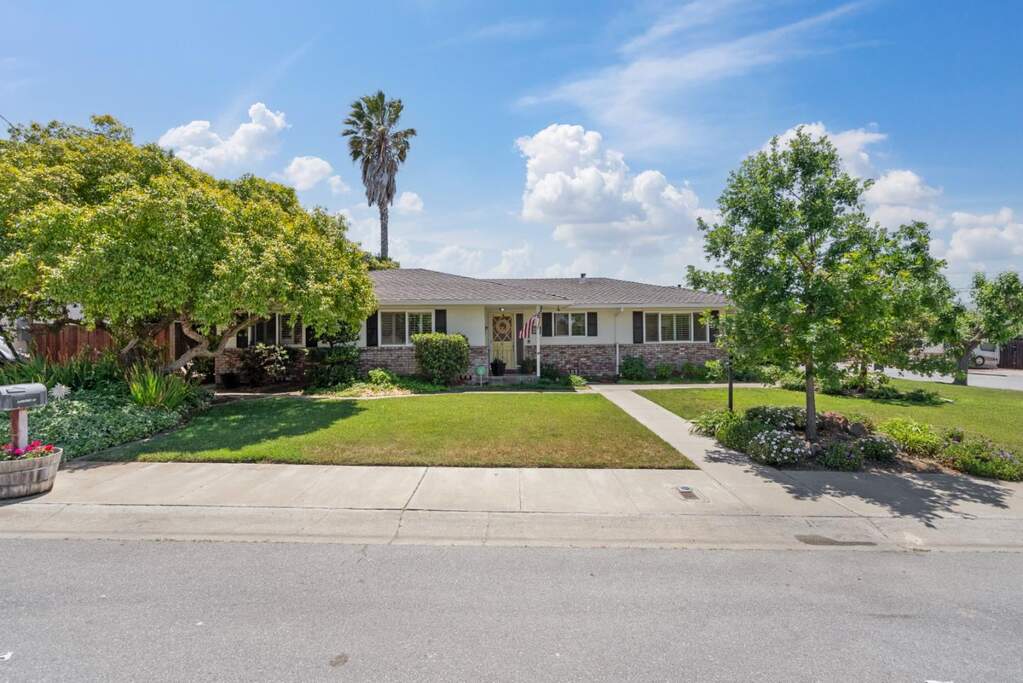 1111 Westward Drive, Hollister, CA 95023