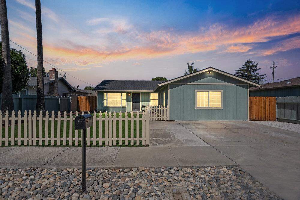 22 Line Street, Hollister, CA 95023
