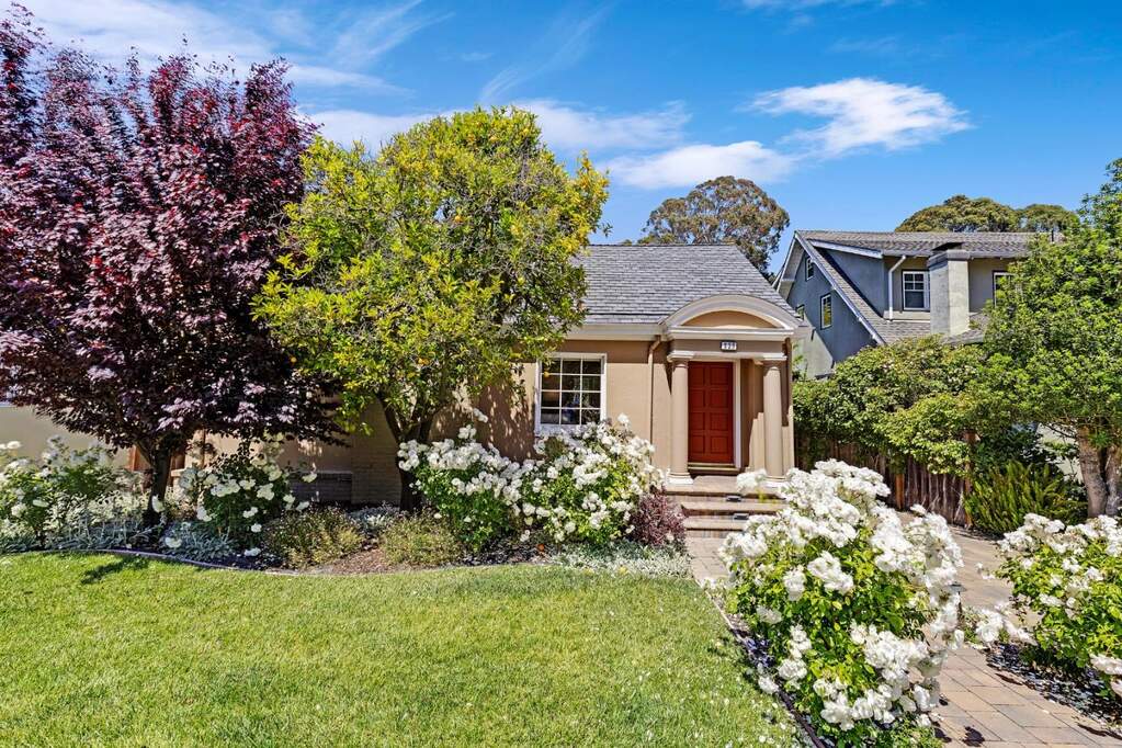 838 Walnut Avenue photo