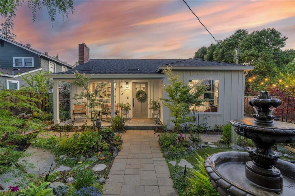 15415 Winchester Boulevard photo