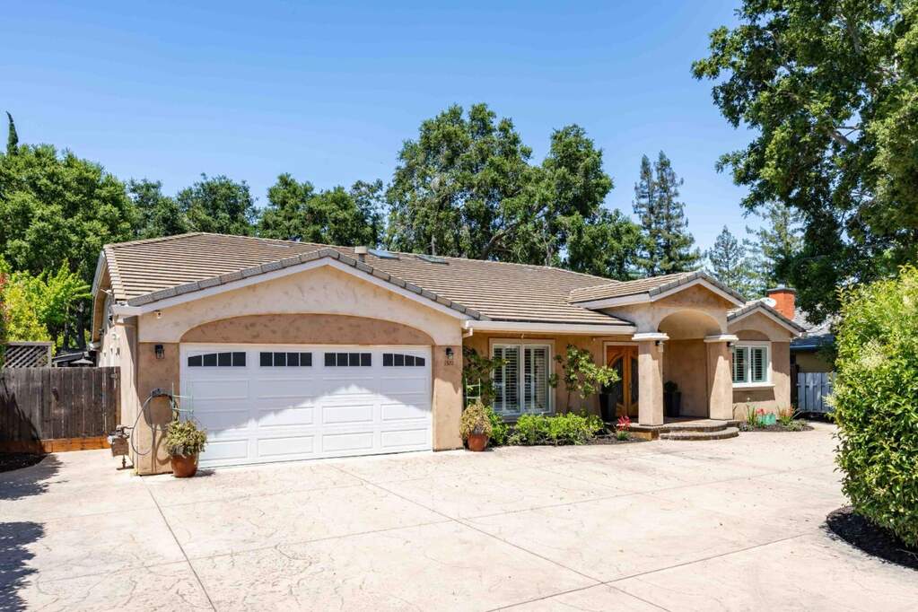 1320 Oakhurst Avenue, Los Altos, CA 94024