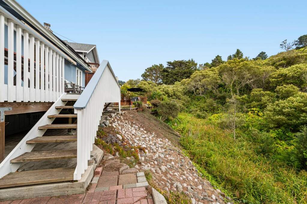 714 Rockaway Beach Avenue, Pacifica, CA 94044