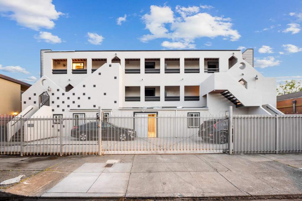  W Macarthur, Oakland, CA 94609