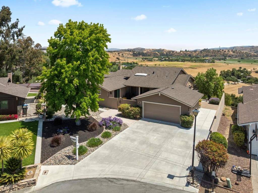 38 Barbras Court, Hollister, CA 95023