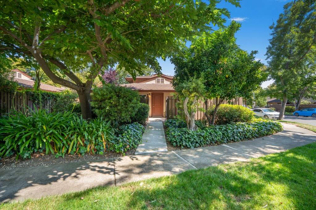 233 Red Oak Drive #K, Sunnyvale, CA 94086