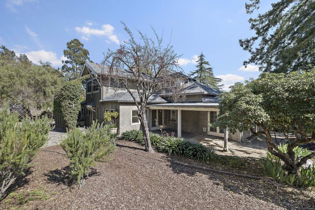 100 Wood Road photo