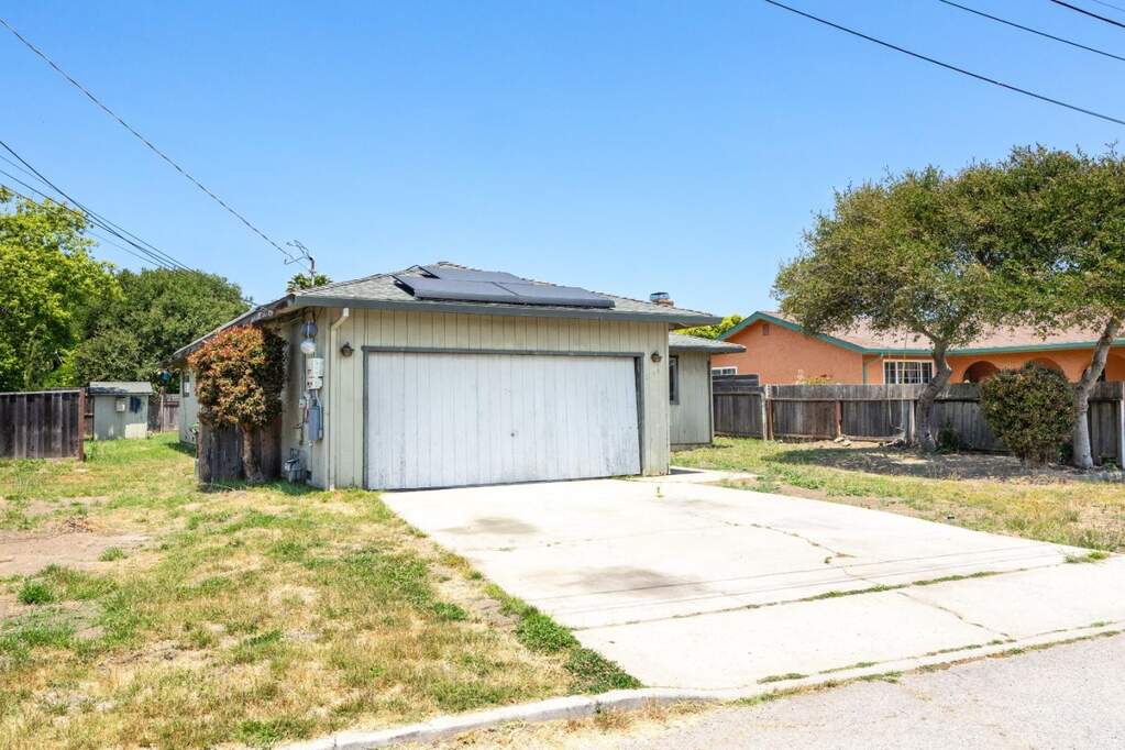 2158 17th Avenue, Santa Cruz, CA 95062