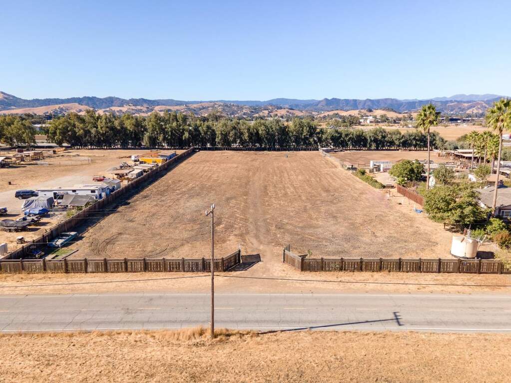 13705 Sycamore Avenue photo
