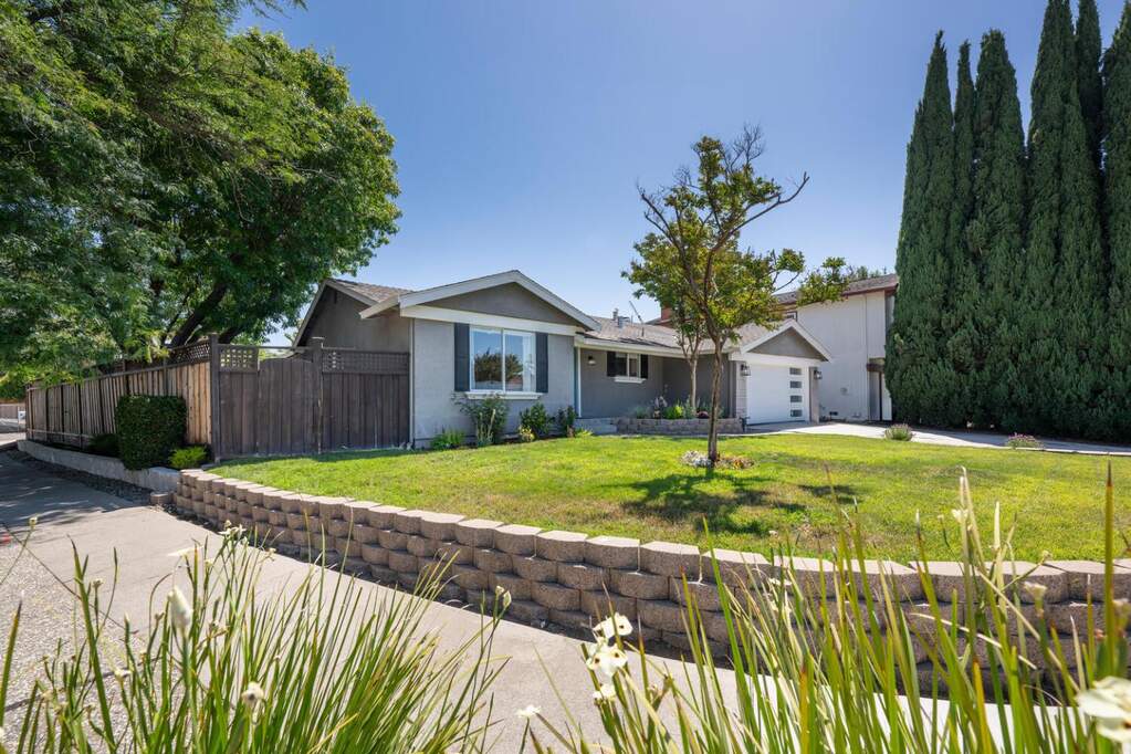4904 Barron Park Drive, San Jose, CA 95136
